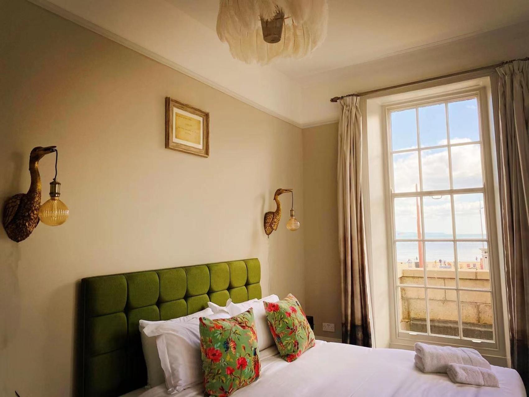 וויימות' Chapter 1 Hotels מראה חיצוני תמונה